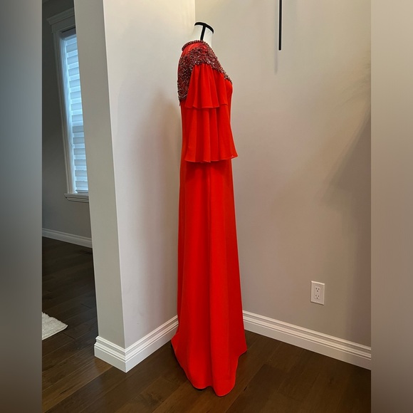 Jenny Packham red embellished gown - Picture 13 of 17